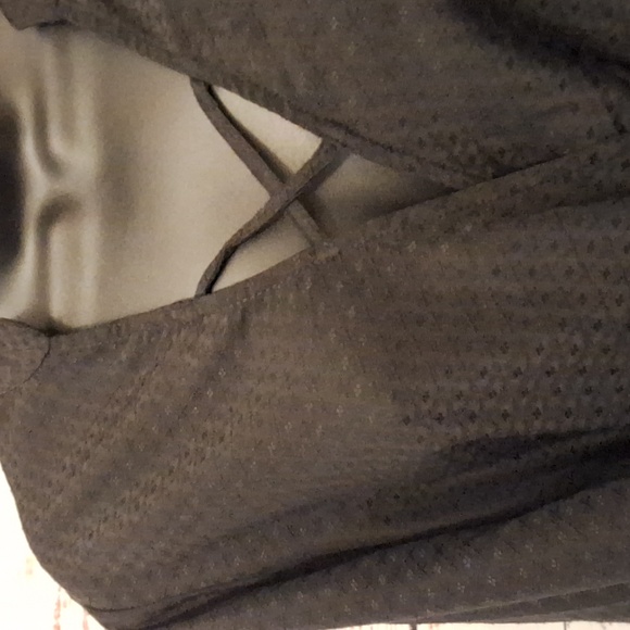 Nwt wrap cross front versatile boho top Size medium 👌 - Picture 3 of 7